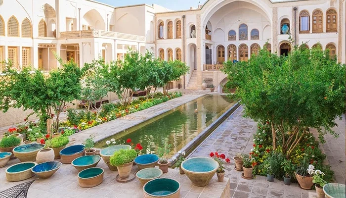 خانه طباطبایی ها