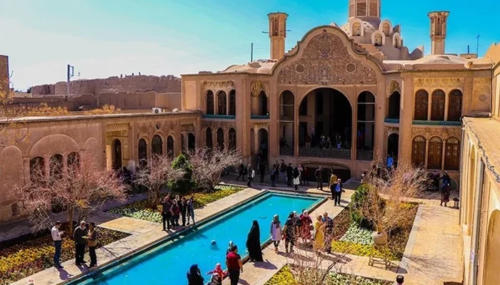 نما و حوض خانه بروجردی ها