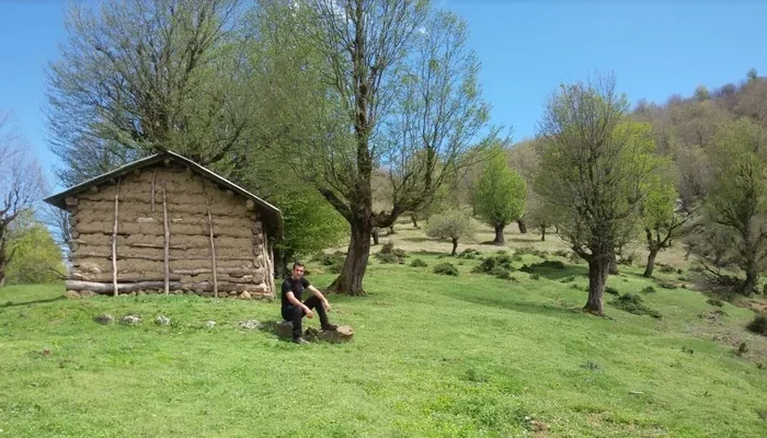 سفر به روستای ماسوله و ییلاق للندیز | کلبه در ییلاق للندیز